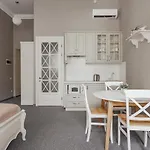 Maisonº11 3* Odessza